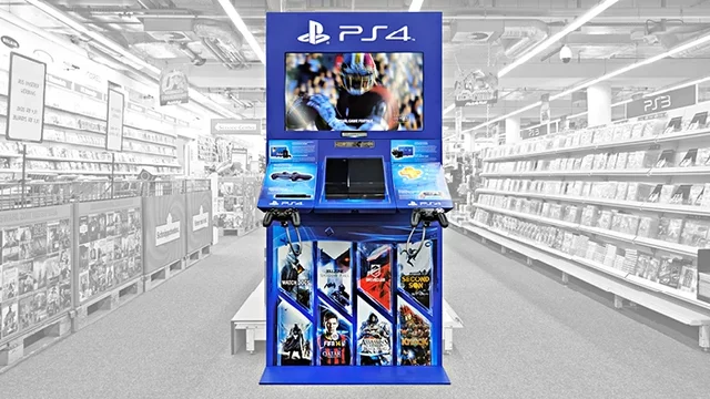 PS4-Präsentationsständer zeigt Spiele, im Elektronikmarkt