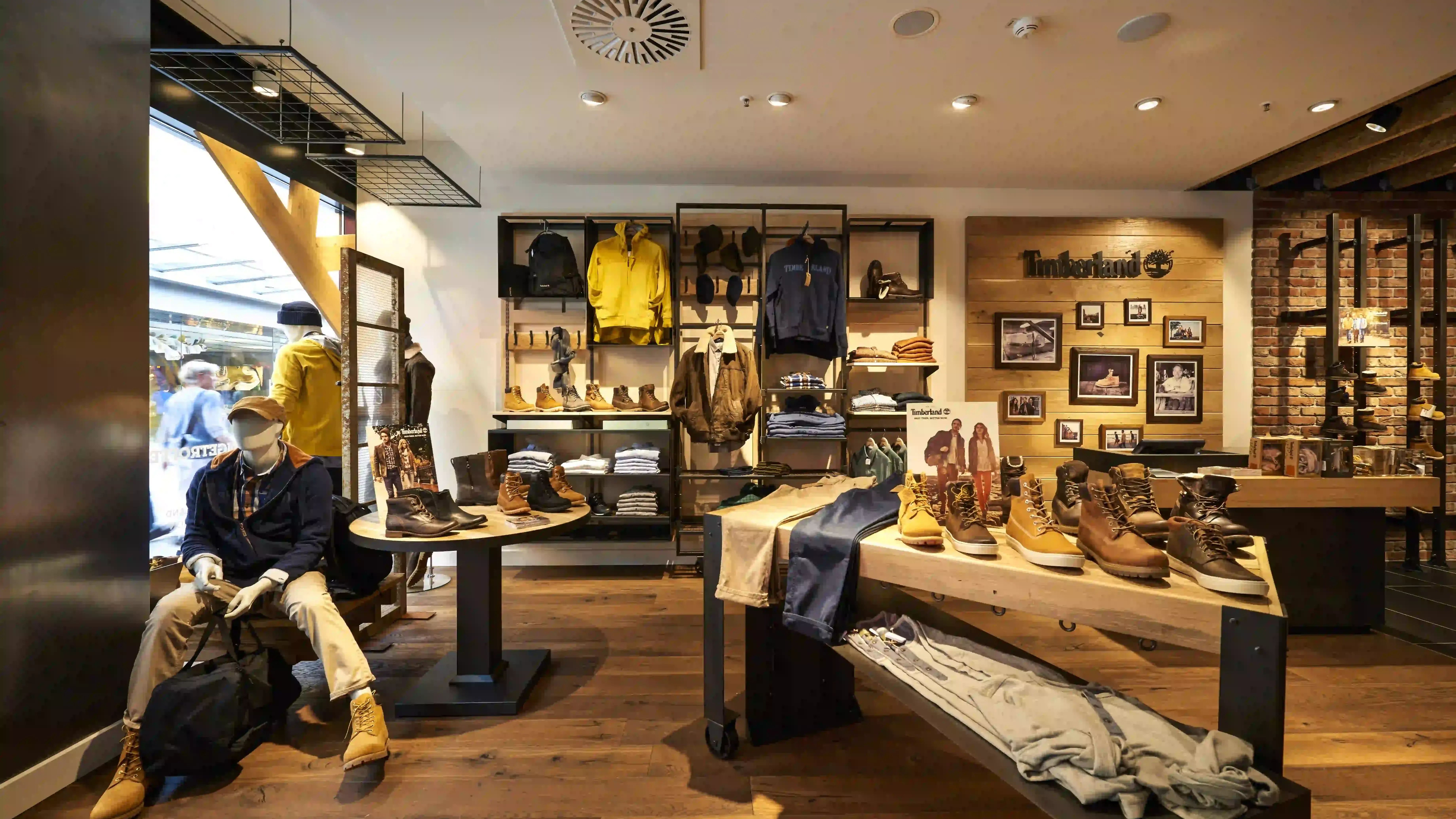 [Translate to Deutsch:] shopfitting supplier for fashion - example timberland