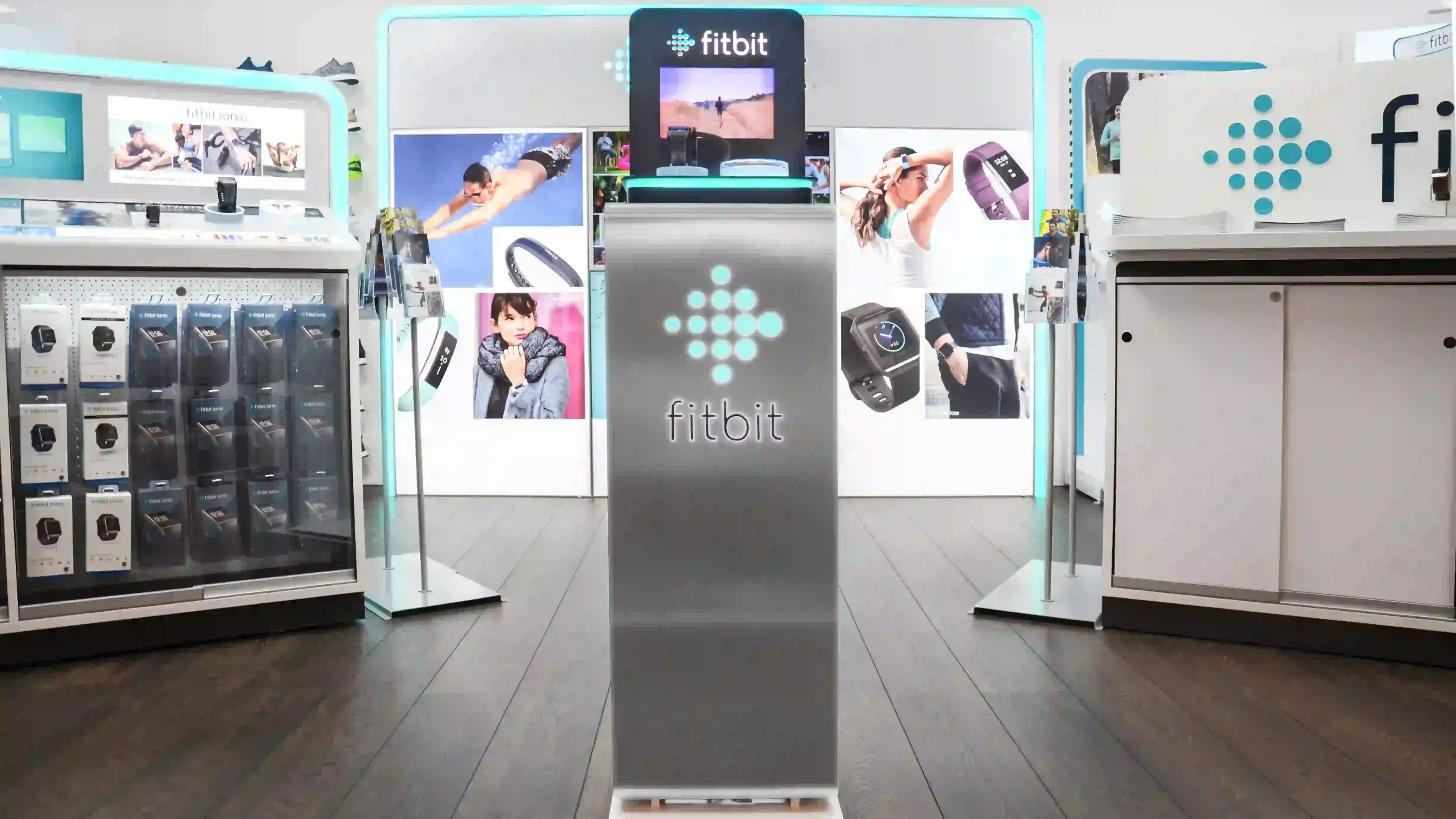 floorstand display metal - example fitbit