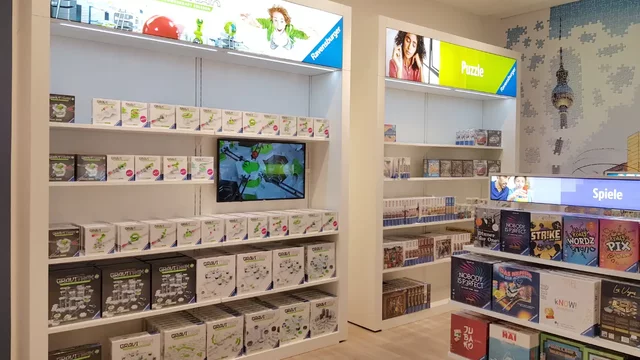 wall elements with header for kids' toys