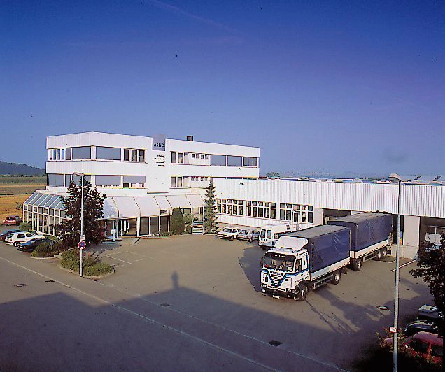 Relocation 1985 - company building in Wolfschlugen